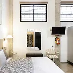 Monkeys Apartments Luxury Metaloft
